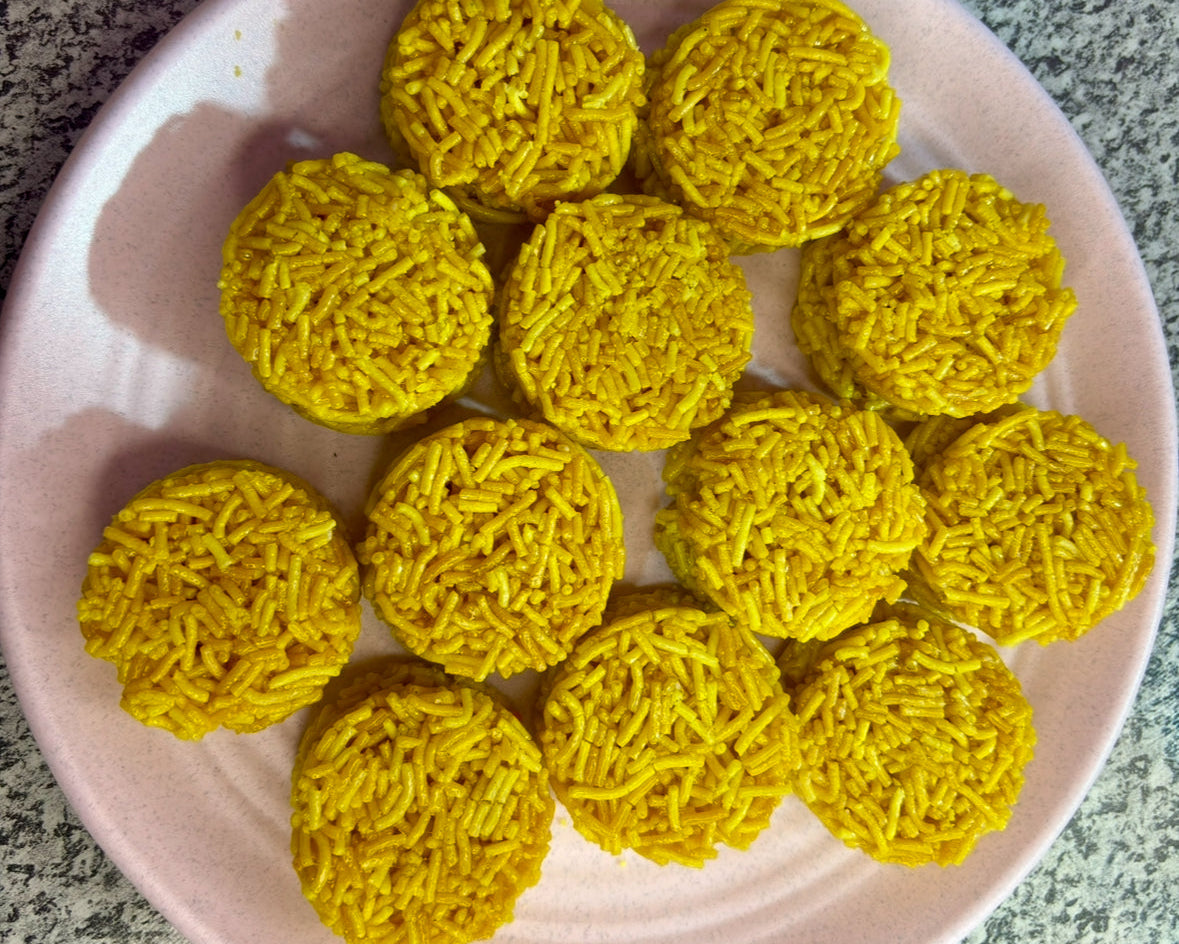 Sev Jaggery Bites (ସେଭ ଗୁଡ଼ ବାଇଟ୍ସ)