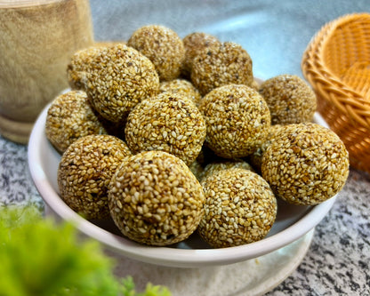 Rasi Jaggery Ladu (ରାଶି ଗୁଡ଼ ଲଡୁ)