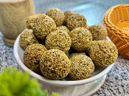 Rasi Jaggery Ladu (ରାଶି ଗୁଡ଼ ଲଡୁ)