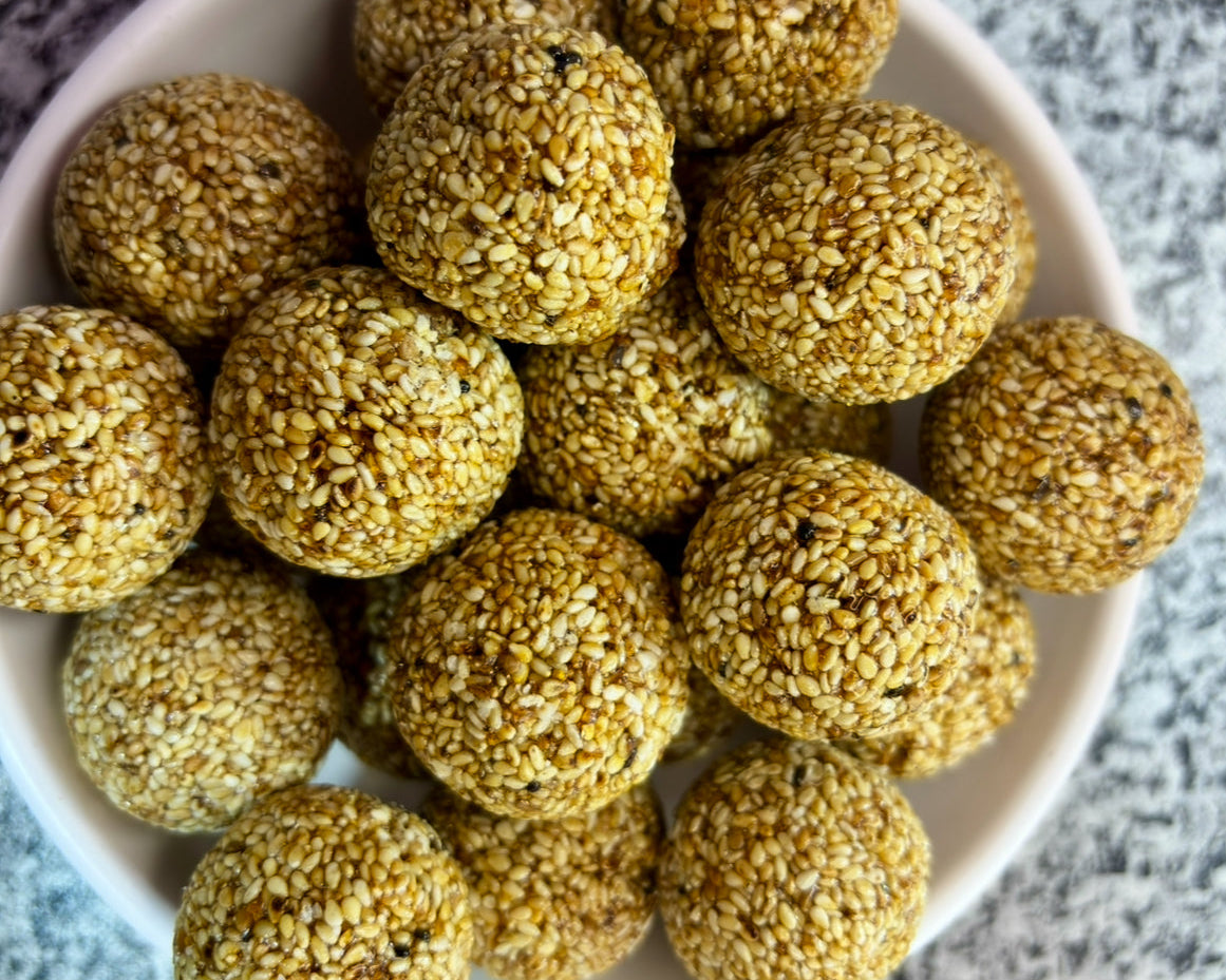 Rasi Jaggery Ladu (ରାଶି ଗୁଡ଼ ଲଡୁ)