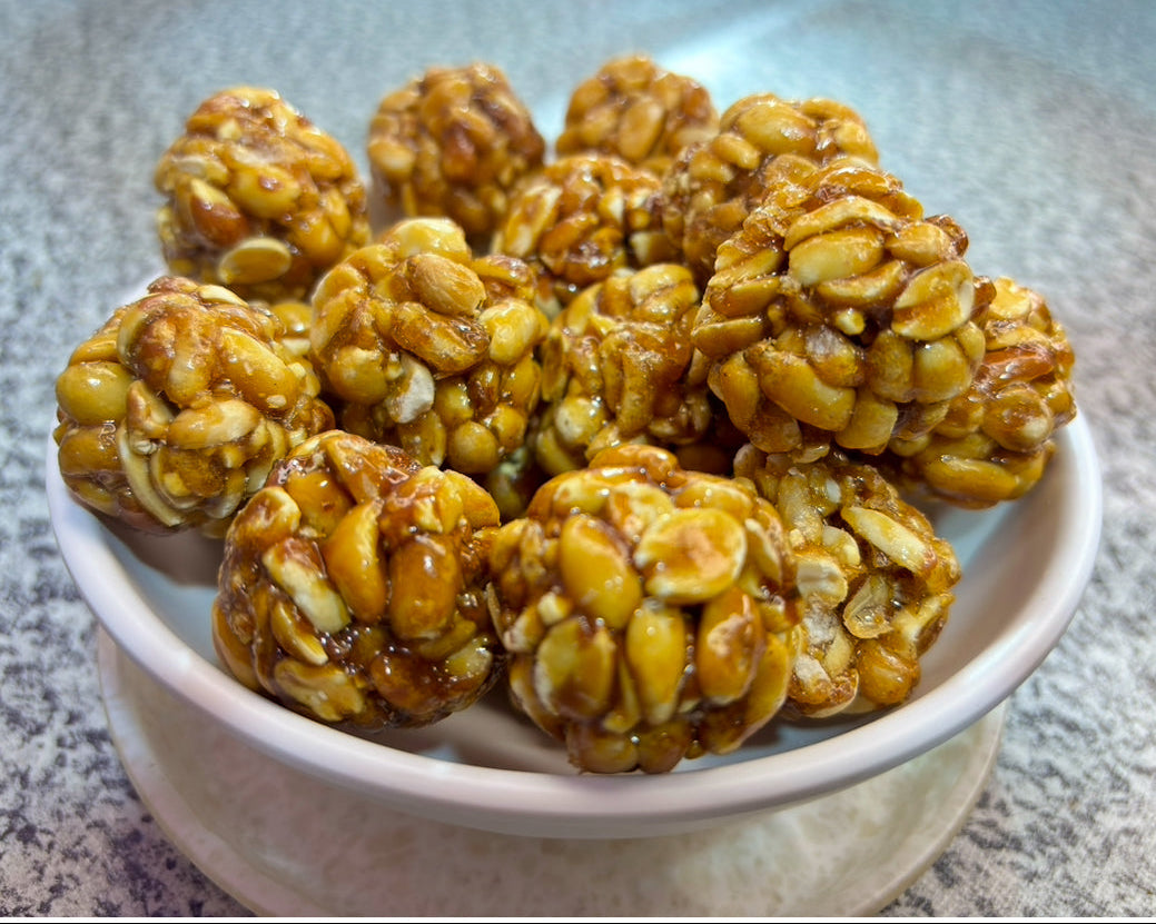 Peanut Jaggery Ladu (ଚିନାବାଦାମ ଗୁଡ଼ ଲଡୁ)