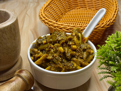 Spicy Green Garlic Pickle (ସବୁଜ ରସୁଣ ଆଚାର)